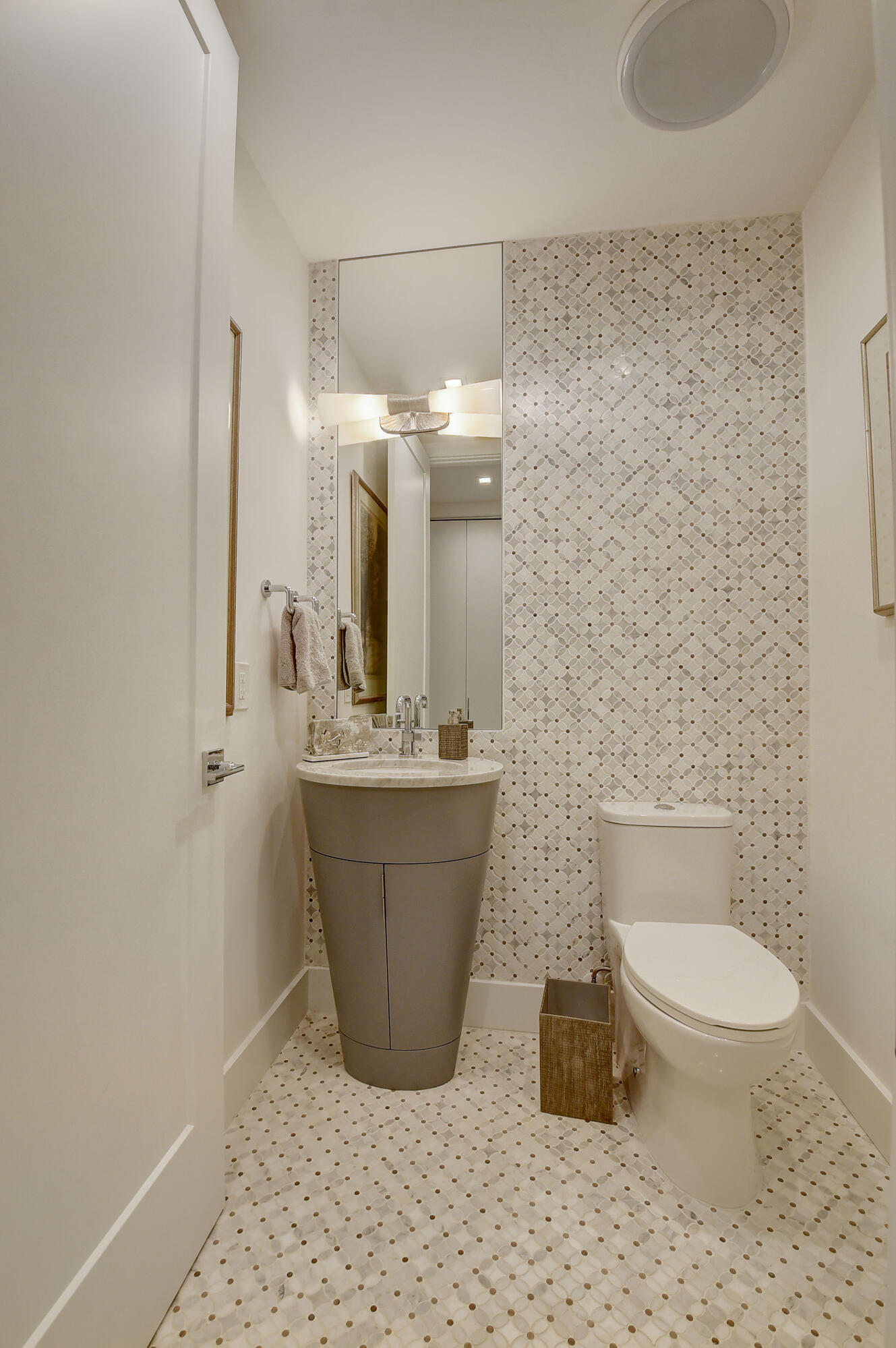 21175 Clubside Drive, Unit D Boca Raton, FL 33434 - Photo 20 of 28 Powder Bathroom