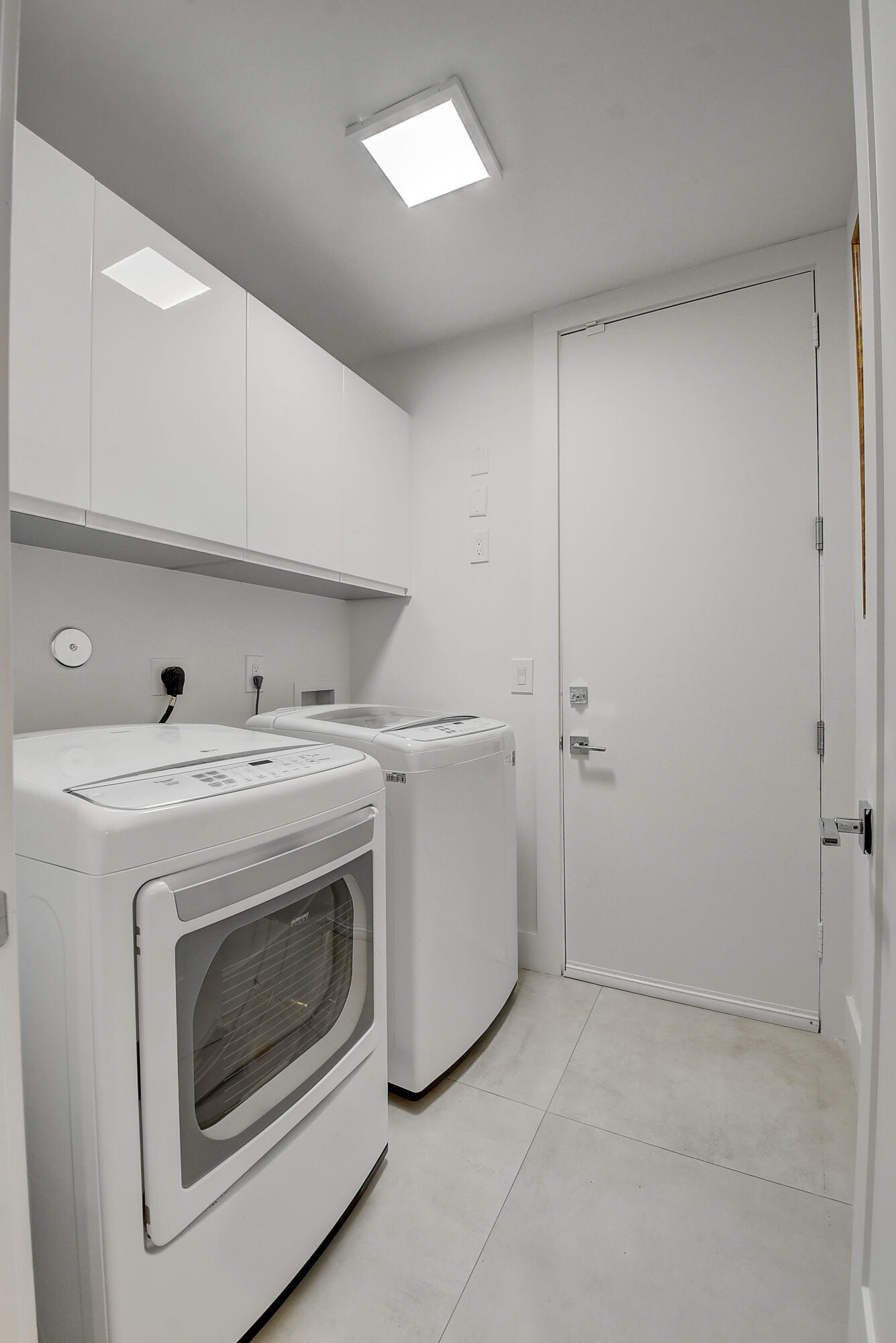 21175 Clubside Drive, Unit D Boca Raton, FL 33434 - Photo 21 of 28 Laundry Room