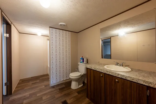 a view of room with a walk in closet