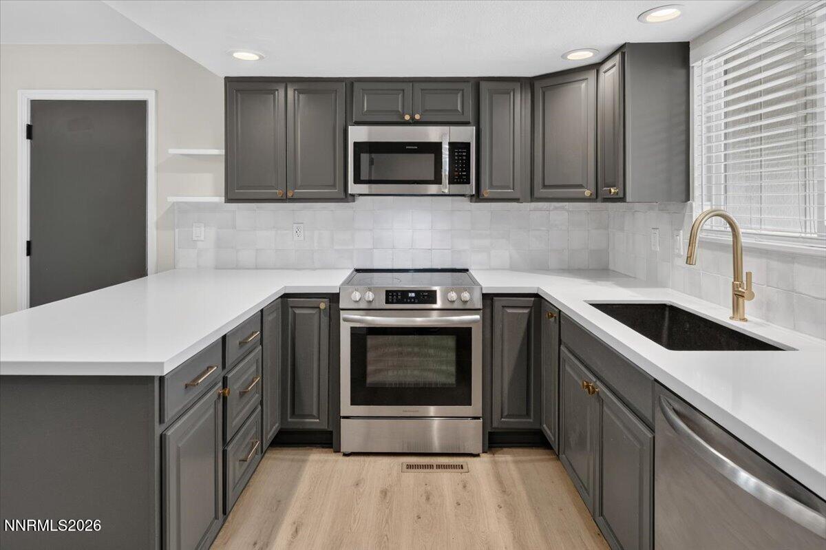 583 Marta Way Reno, NV 89503 - Photo 17 of 37 17-DSC_7185