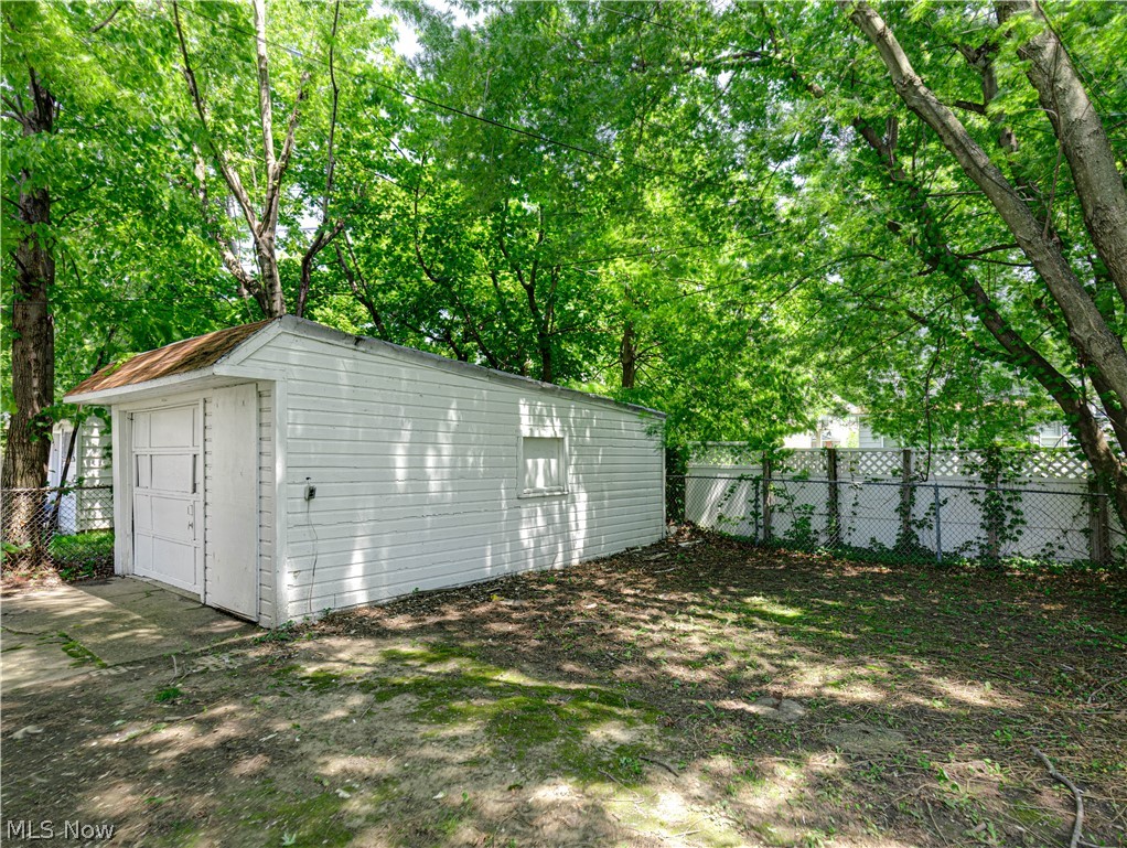 1367 Clearaire Road Cleveland, OH 44110 - Photo 4 of 25