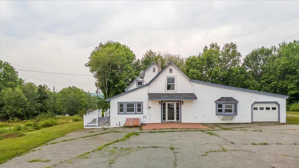 $528,000 | 305-317 Augusta Road, Washington, ME 04574