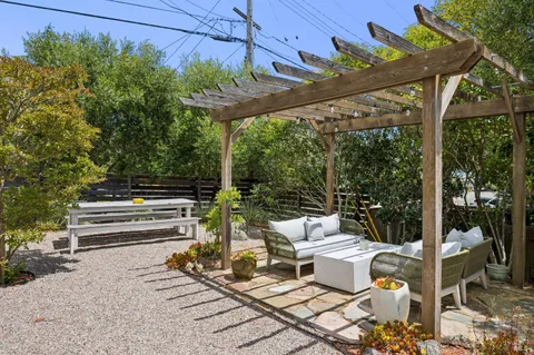 $2,495,000 | 196 Oak Springs Drive, San Anselmo, CA 94960