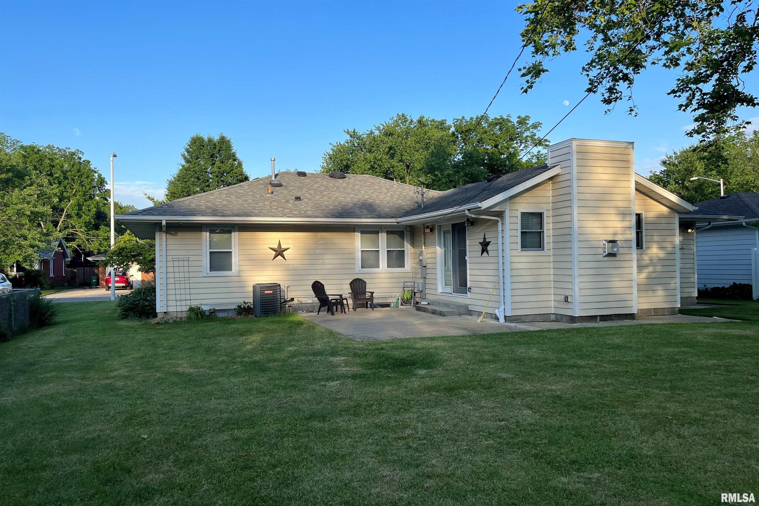 17 Sunny Side Drive Springfield, IL 62702 - Photo 1 of 3 Gallery Image 1