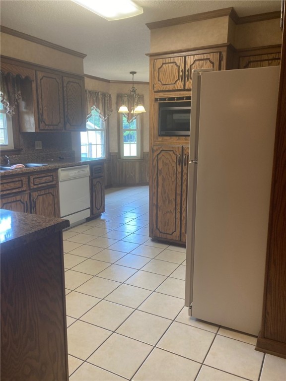 304 Tillotson Road Anderson, SC 29621 - Photo 10 of 29 Kitchen ceramic tile flooring