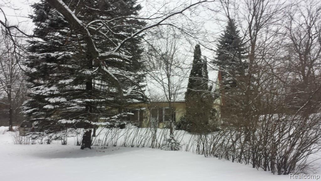 3890 Gregory Road Lake Orion, MI 48359 - Photo 10 of 11 Gregory.jpg