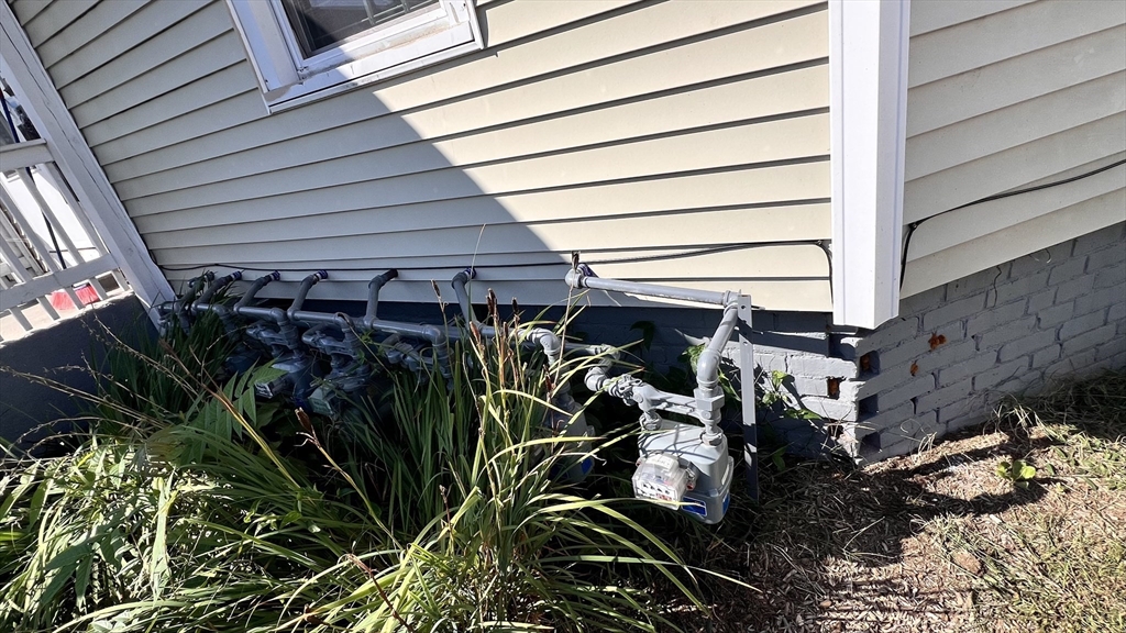 106 Malden Street Springfield, MA 01108 - Photo 5 of 28 Gallery Image 5
