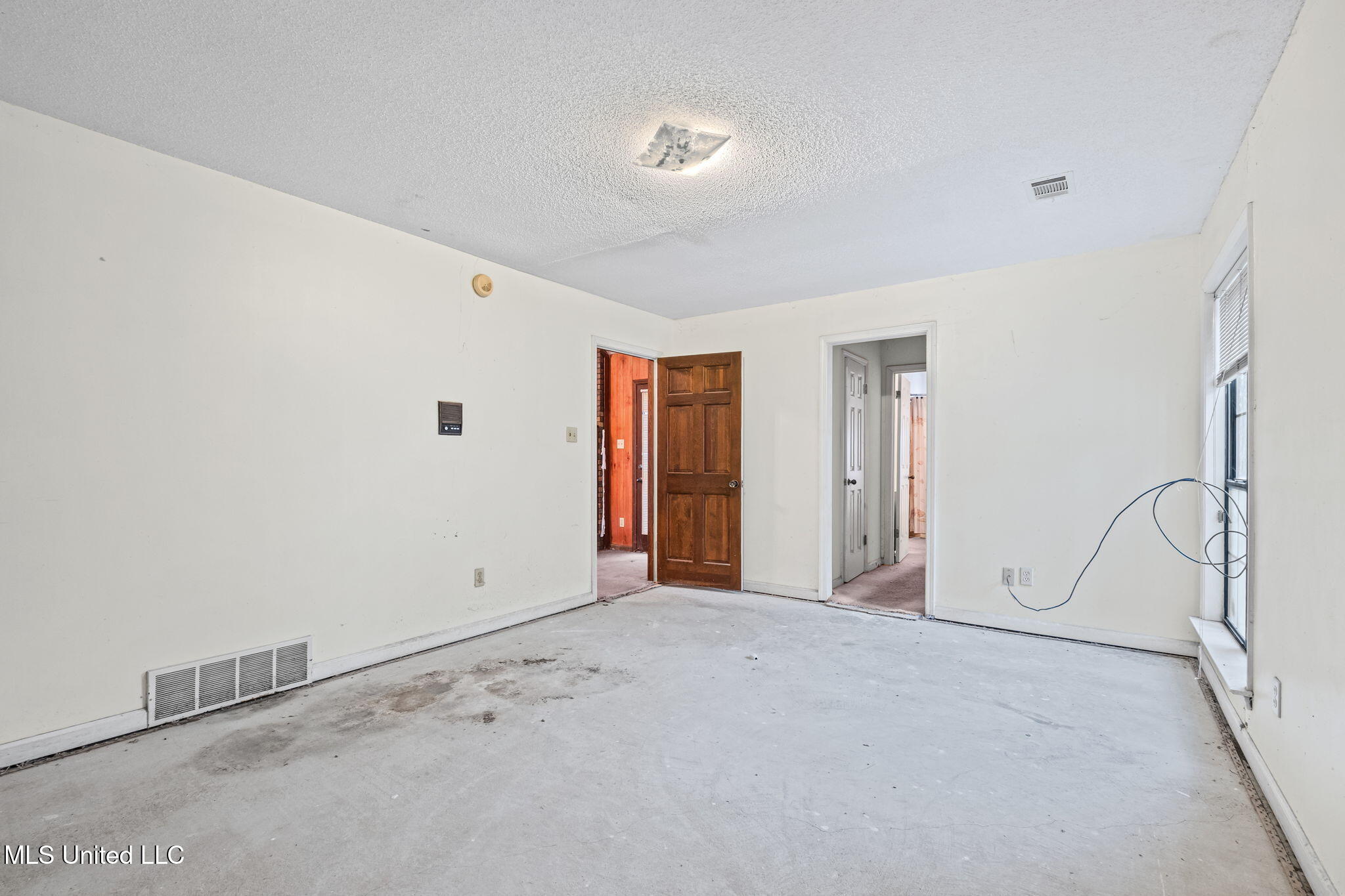 1038 West Oak Grove Road Hernando, MS 38632 - Photo 12 of 20 Primary Bedroom with Double Closets