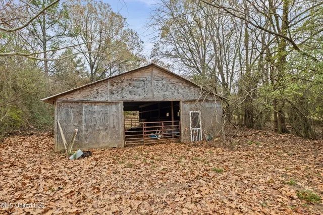 $300,000 | 1038 West Oak Grove Road, Hernando, MS 38632