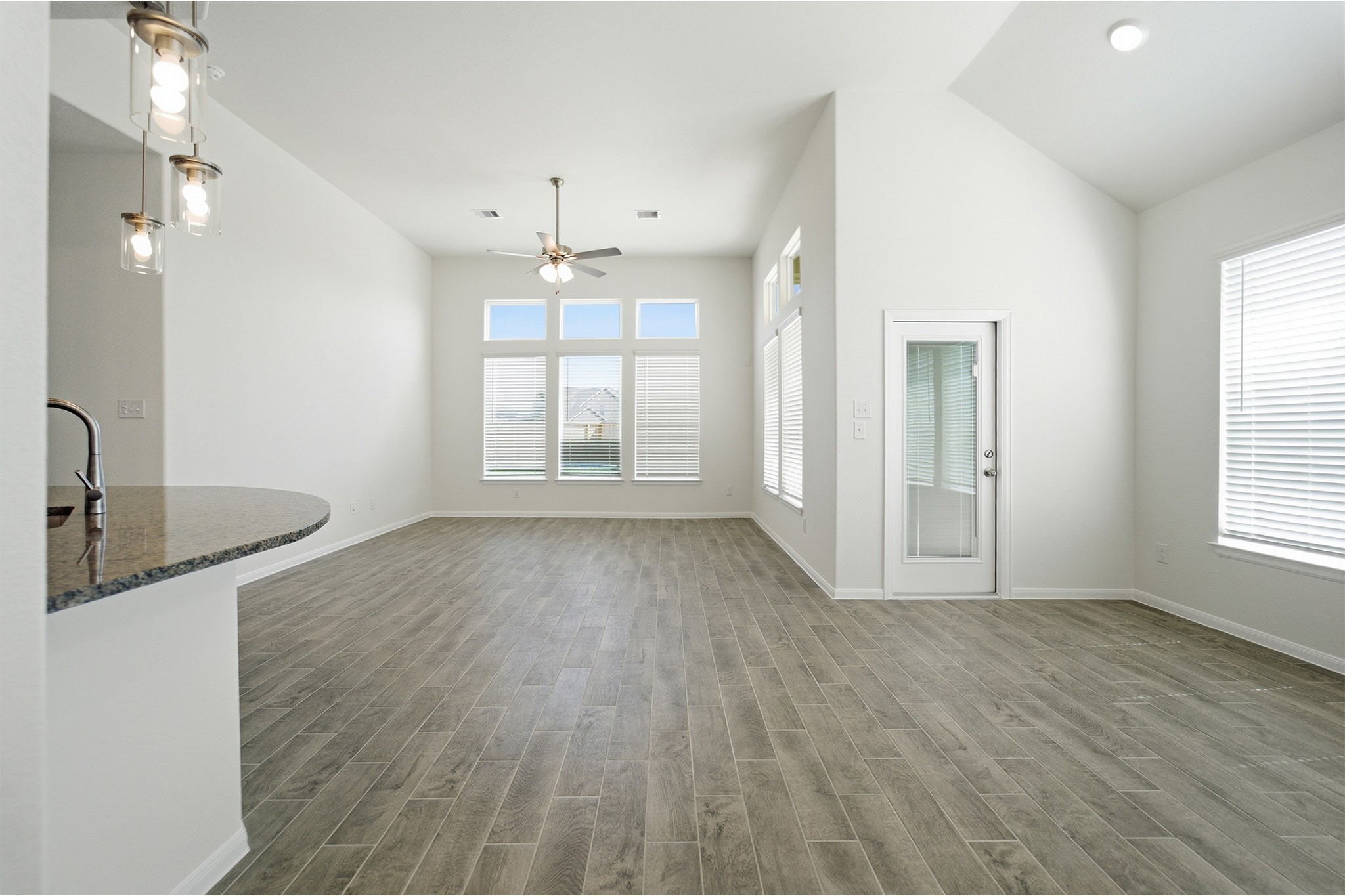 8635 Jade Hl Drive Rosharon, TX 77583 - Photo 8 of 28