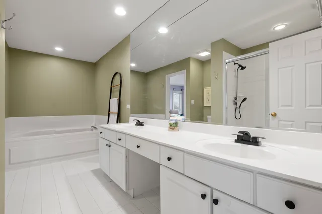 $399,000 | 3806 West Devon Avenue, Lincolnwood, IL 60712