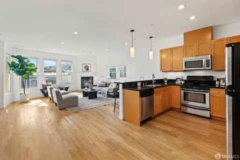 $1,249,000 | 199 Tiffany Avenue, Unit 406, San Francisco, CA 94110