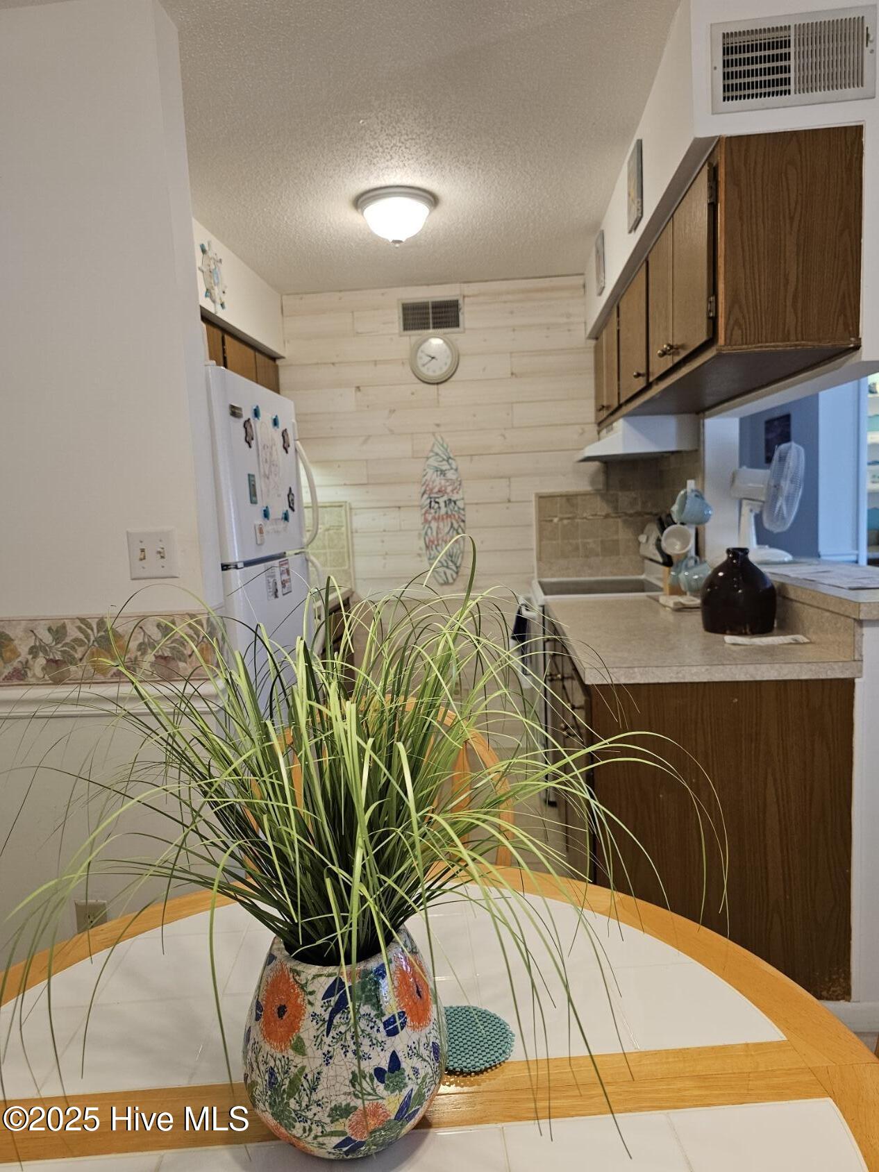 10172 Beach Drive Southwest, Unit 2206 Calabash, NC 28467 - Photo 21 of 53 Kitchen from DR