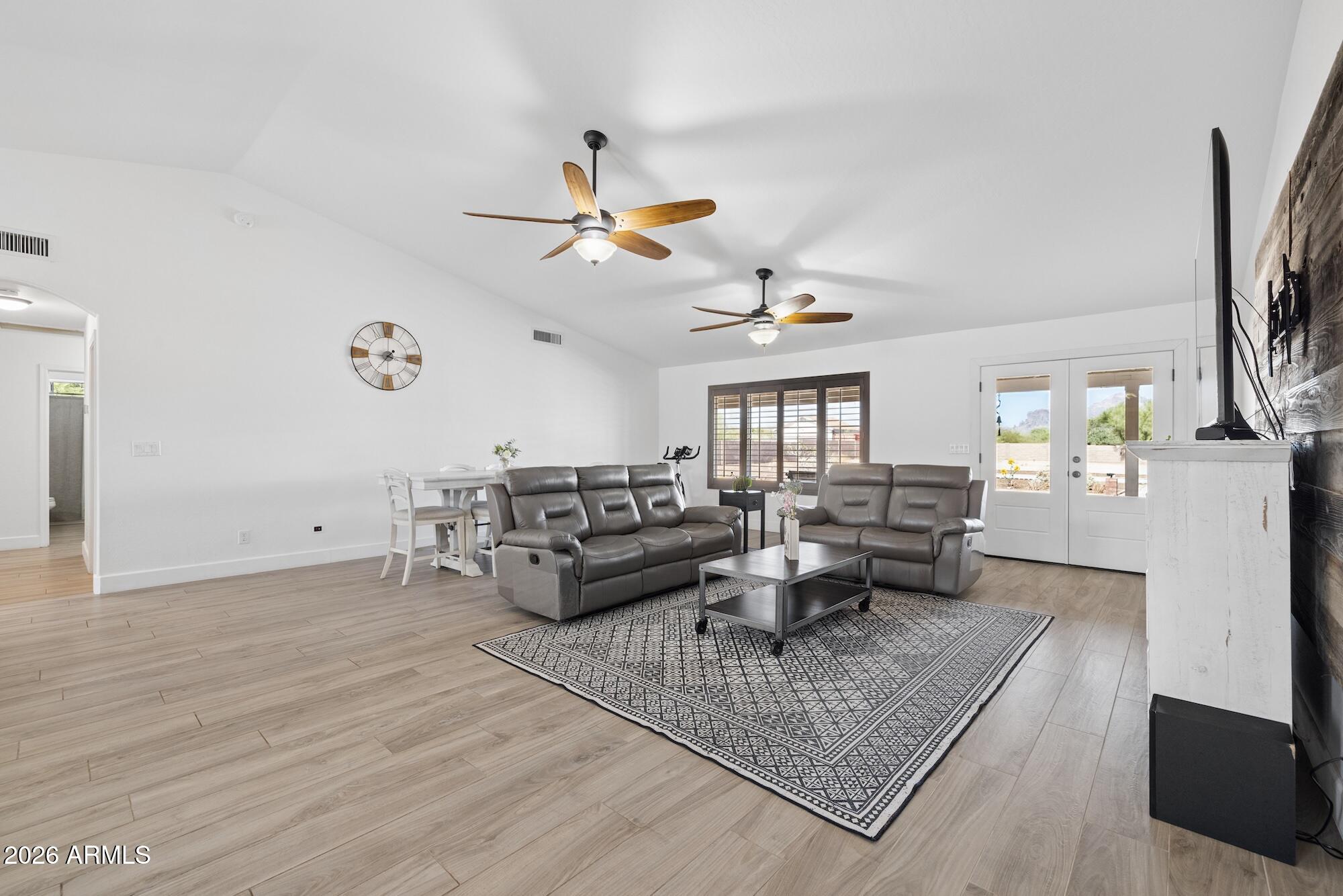 907 North Mountain Road Mesa, AZ 85207 - Photo 15 of 44