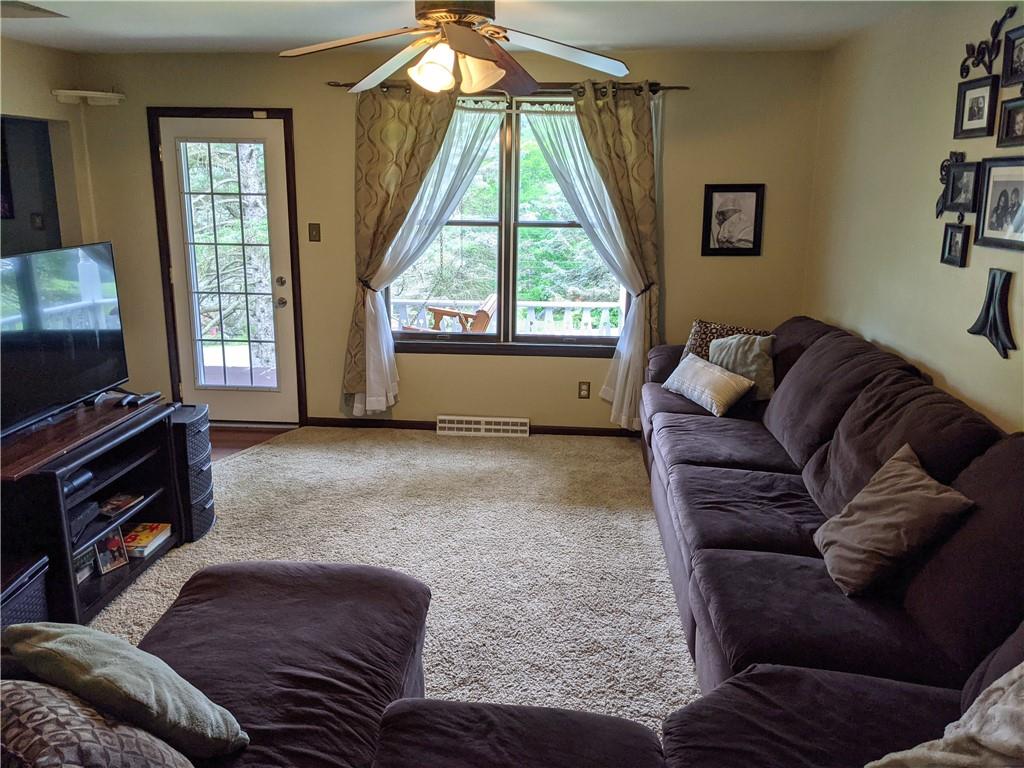 258 Country Club Road Washington, PA 15301 - Photo 3 of 25 Gallery Image 3