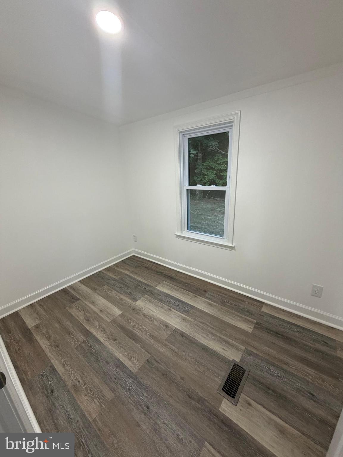 13577 Countyline Church Road Woodford, VA 22580 - Photo 33 of 35 Third bedroom