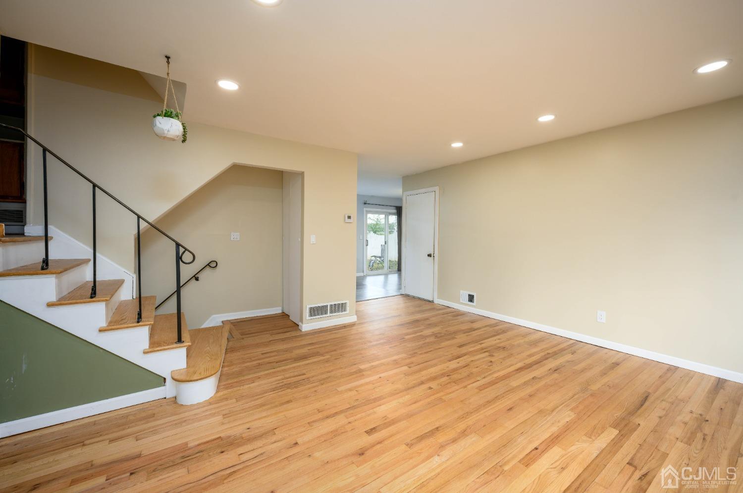 32 Meadow Road East Brunswick, NJ 08816 - Photo 11 of 28 Gallery Image 11