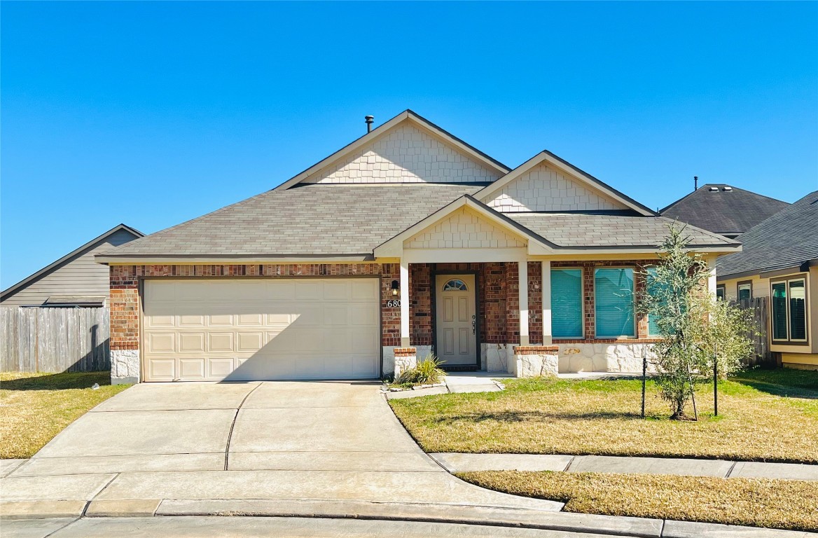 Welcome to Bardsdale Court in Glendale Lakes! Front Covered Porch on cul de sac lot - great location!