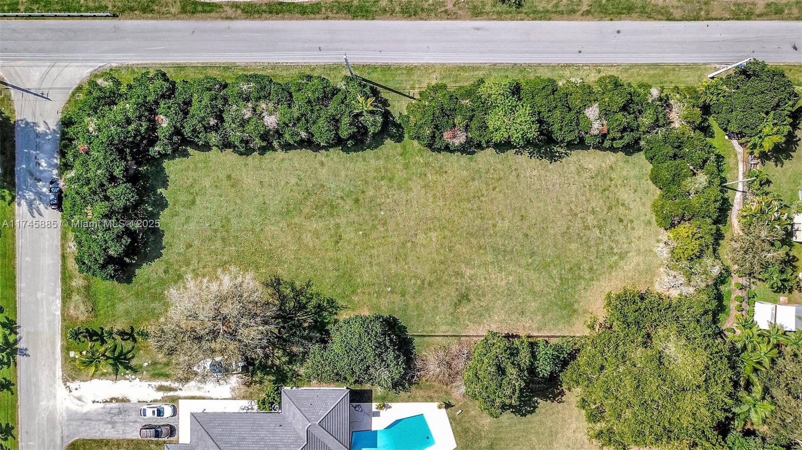 28 Sw Street Davie, FL 33330 - Photo 3 of 11 a view of outdoor space and garden