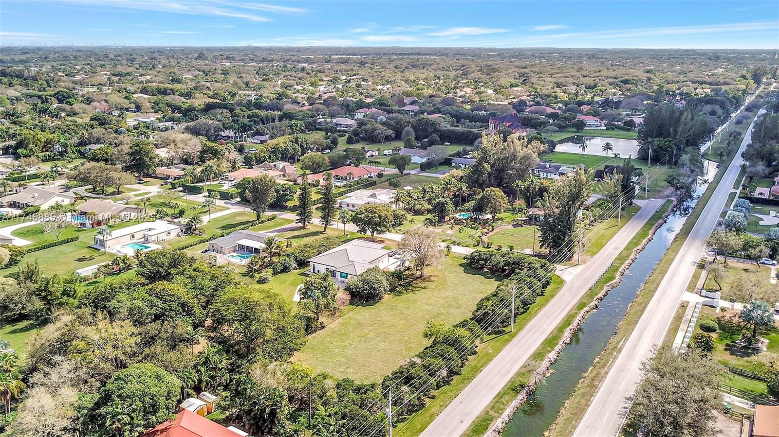 28 Sw Street Davie, FL 33330 - Photo 9 of 11 a view of a city