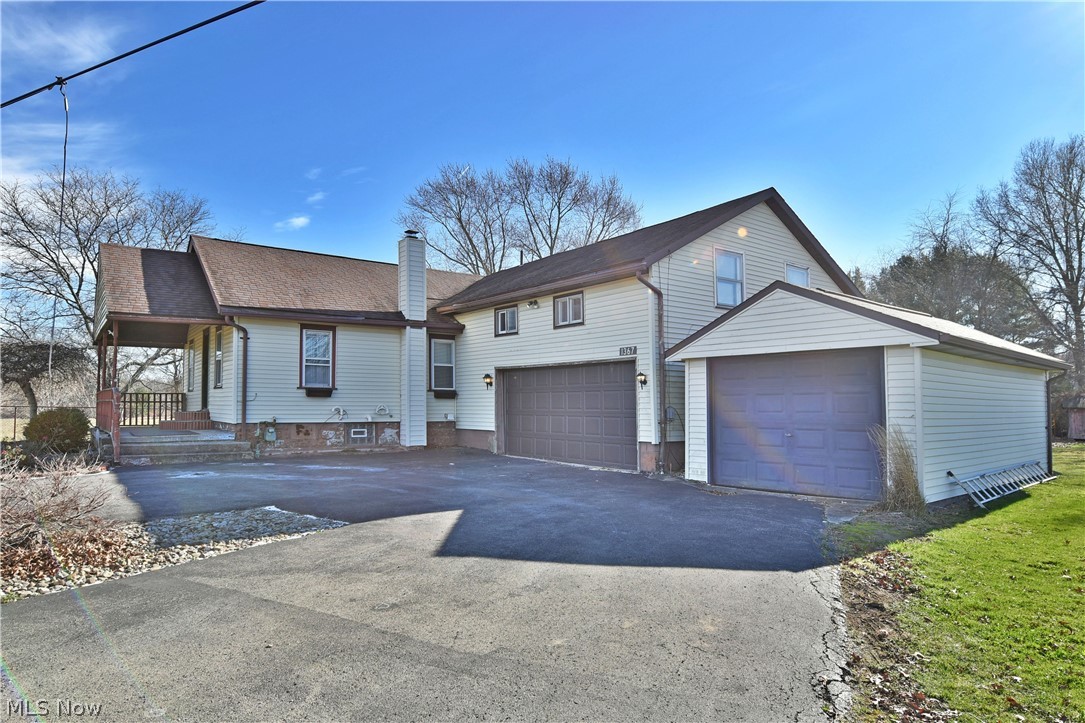1367 Niles Vienna Road Niles, OH 44446 - Photo 2 of 35 Gallery Image 2