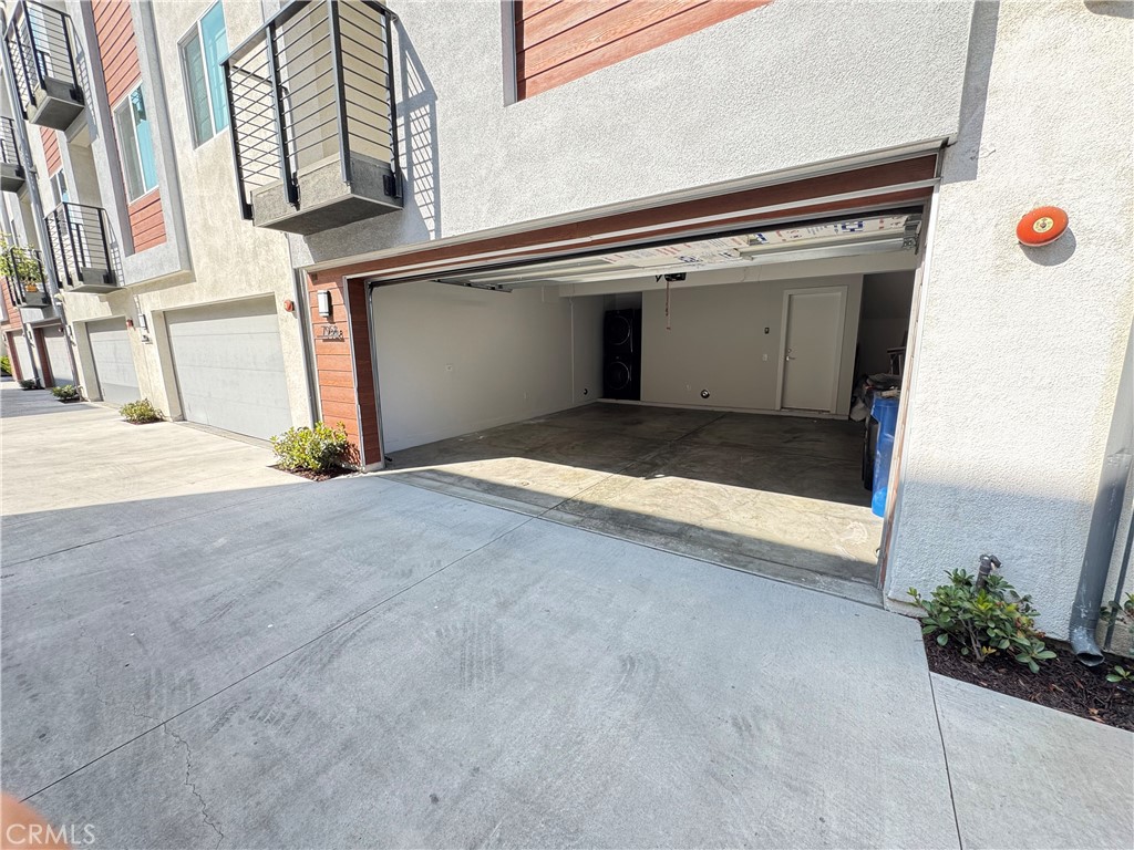 7958 Telegraph Road Downey, CA 90240 - Photo 26 of 38 a view of parking garage