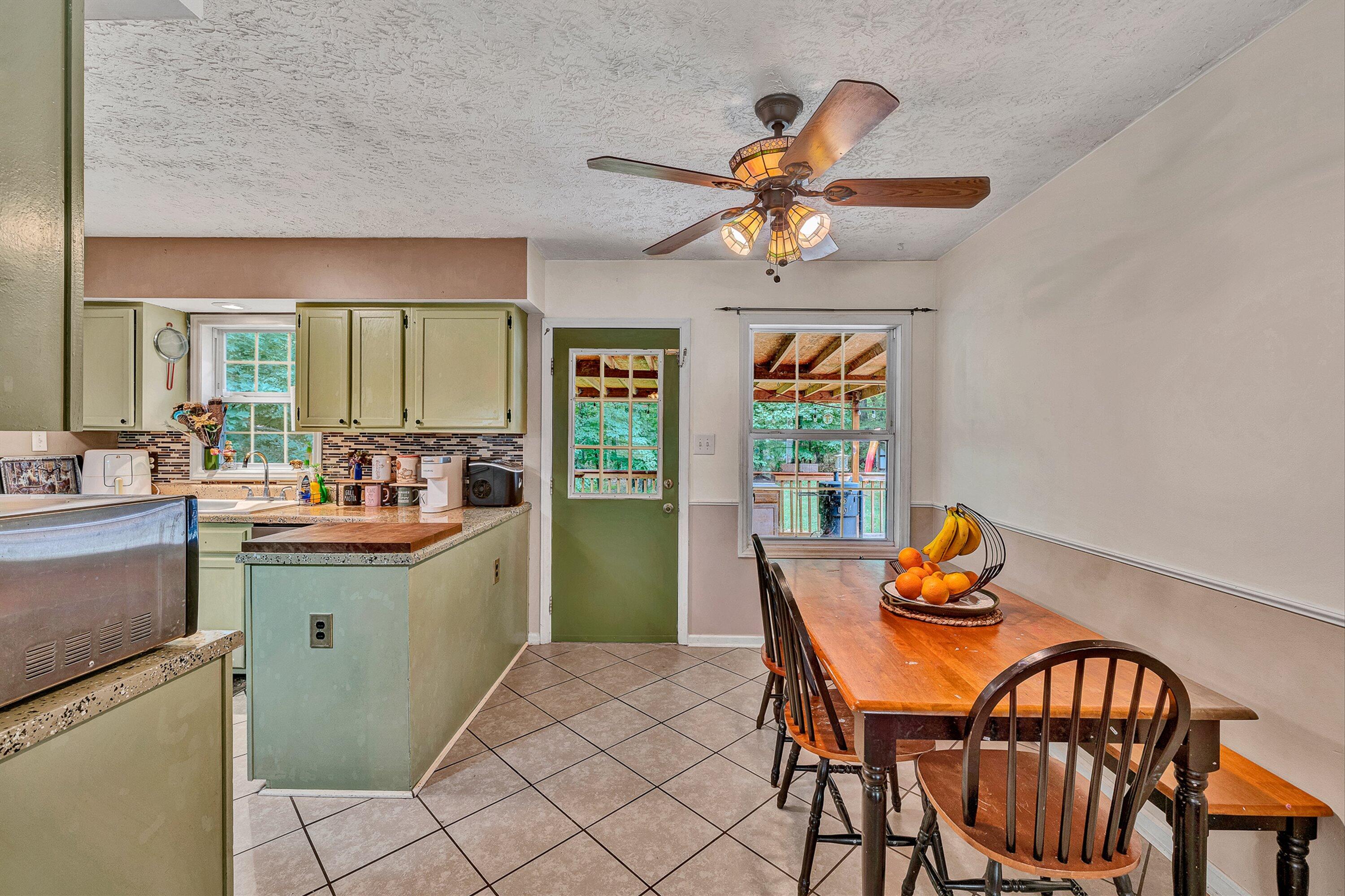 1145 Farmington Road Hardy, VA 24101 - Photo 6 of 32 08-VM-09426