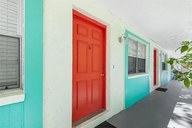 a view of entryway with interior