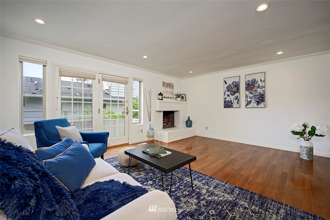 623 Main Street, Unit 2 Edmonds, WA 98020 - Photo 1 of 24