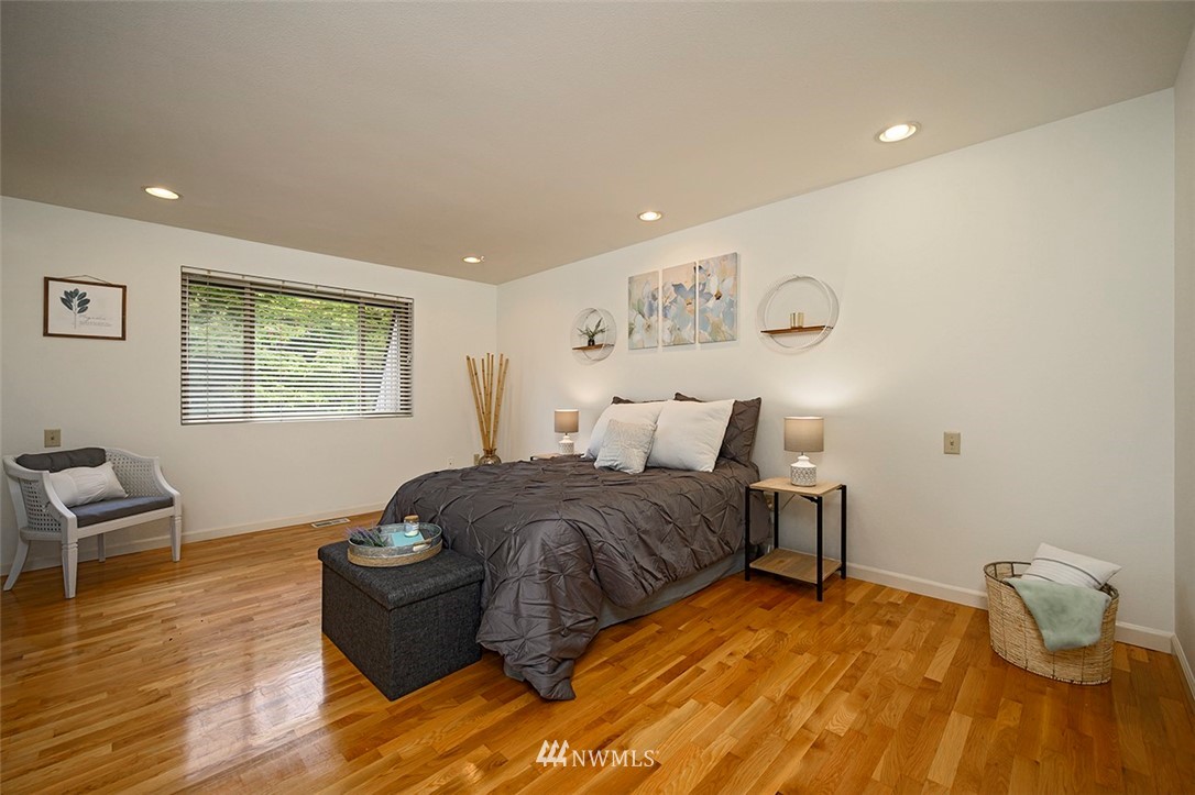 623 Main Street, Unit 2 Edmonds, WA 98020 - Photo 11 of 24