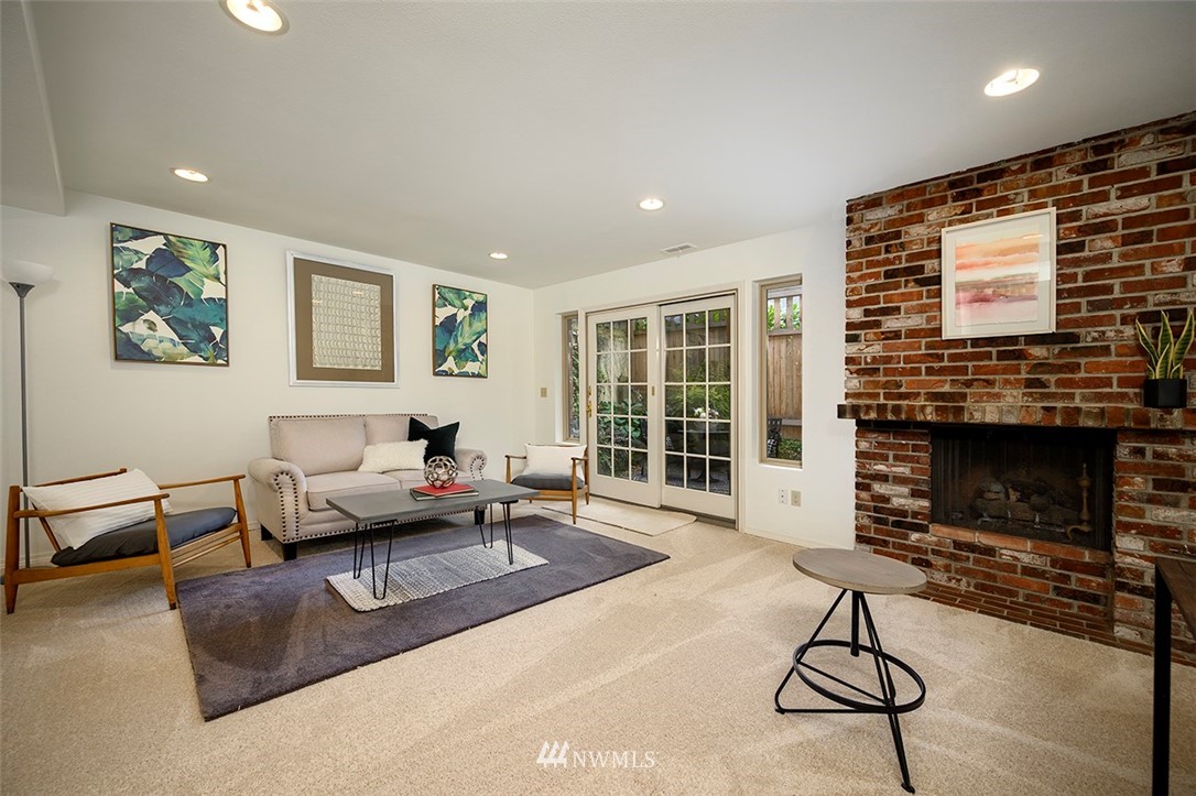 623 Main Street, Unit 2 Edmonds, WA 98020 - Photo 13 of 24