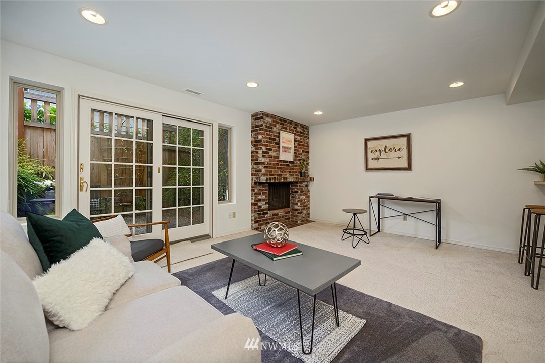 623 Main Street, Unit 2 Edmonds, WA 98020 - Photo 14 of 24