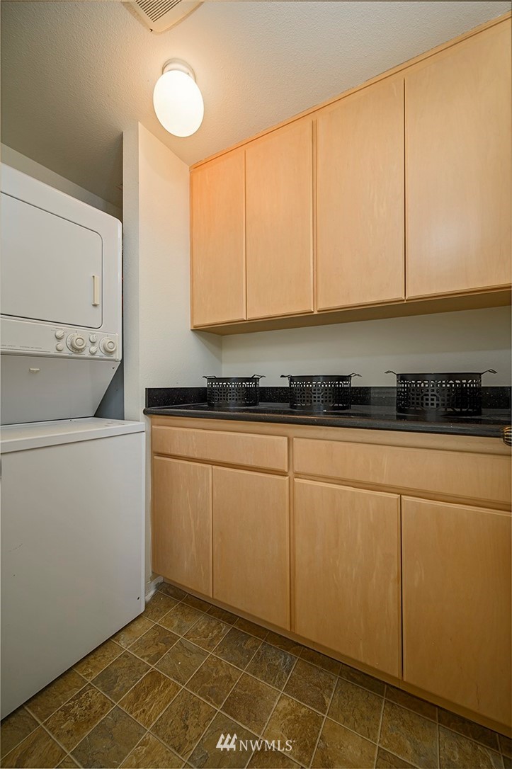 623 Main Street, Unit 2 Edmonds, WA 98020 - Photo 16 of 24
