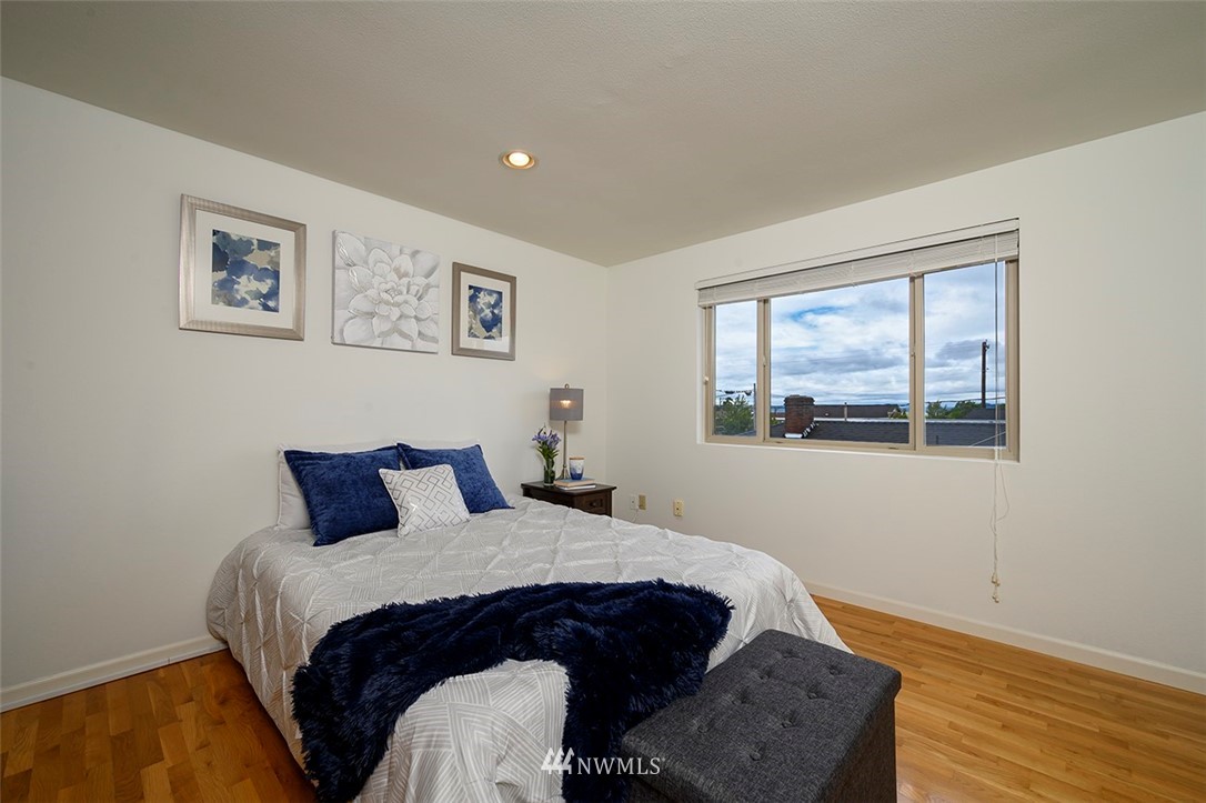623 Main Street, Unit 2 Edmonds, WA 98020 - Photo 7 of 24