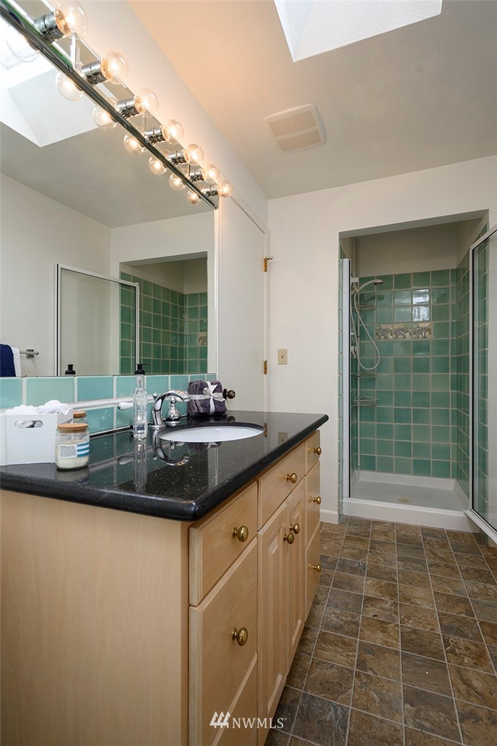 623 Main Street, Unit 2 Edmonds, WA 98020 - Photo 10 of 24