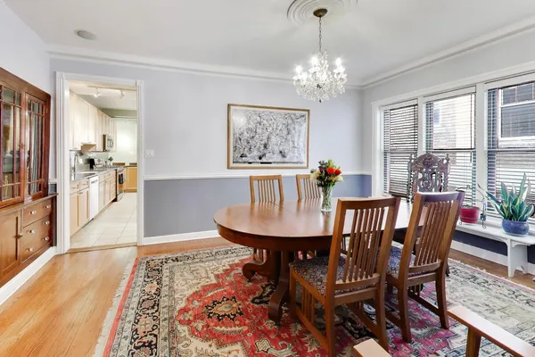 $600,000 | 5637 North Kenmore Avenue, Unit 3, Chicago, IL 60660