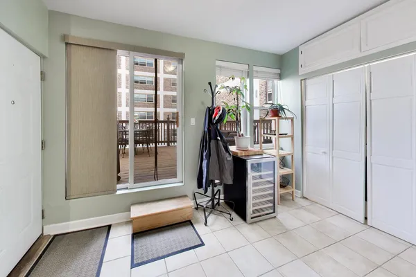 $600,000 | 5637 North Kenmore Avenue, Unit 3, Chicago, IL 60660