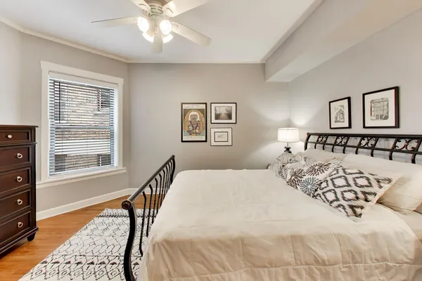 $600,000 | 5637 North Kenmore Avenue, Unit 3, Chicago, IL 60660