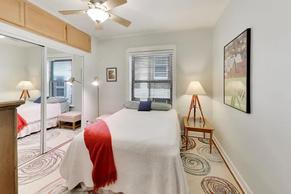 $600,000 | 5637 North Kenmore Avenue, Unit 3, Chicago, IL 60660