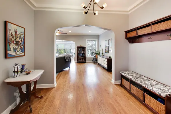$600,000 | 5637 North Kenmore Avenue, Unit 3, Chicago, IL 60660