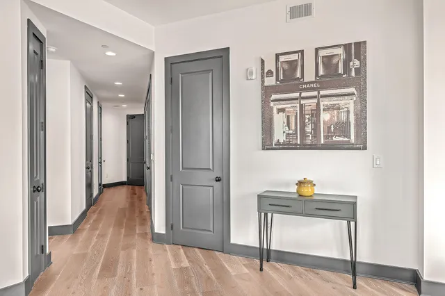 $4,990 | 5 Gadsdenboro Street, Unit 511, Charleston, SC 29401