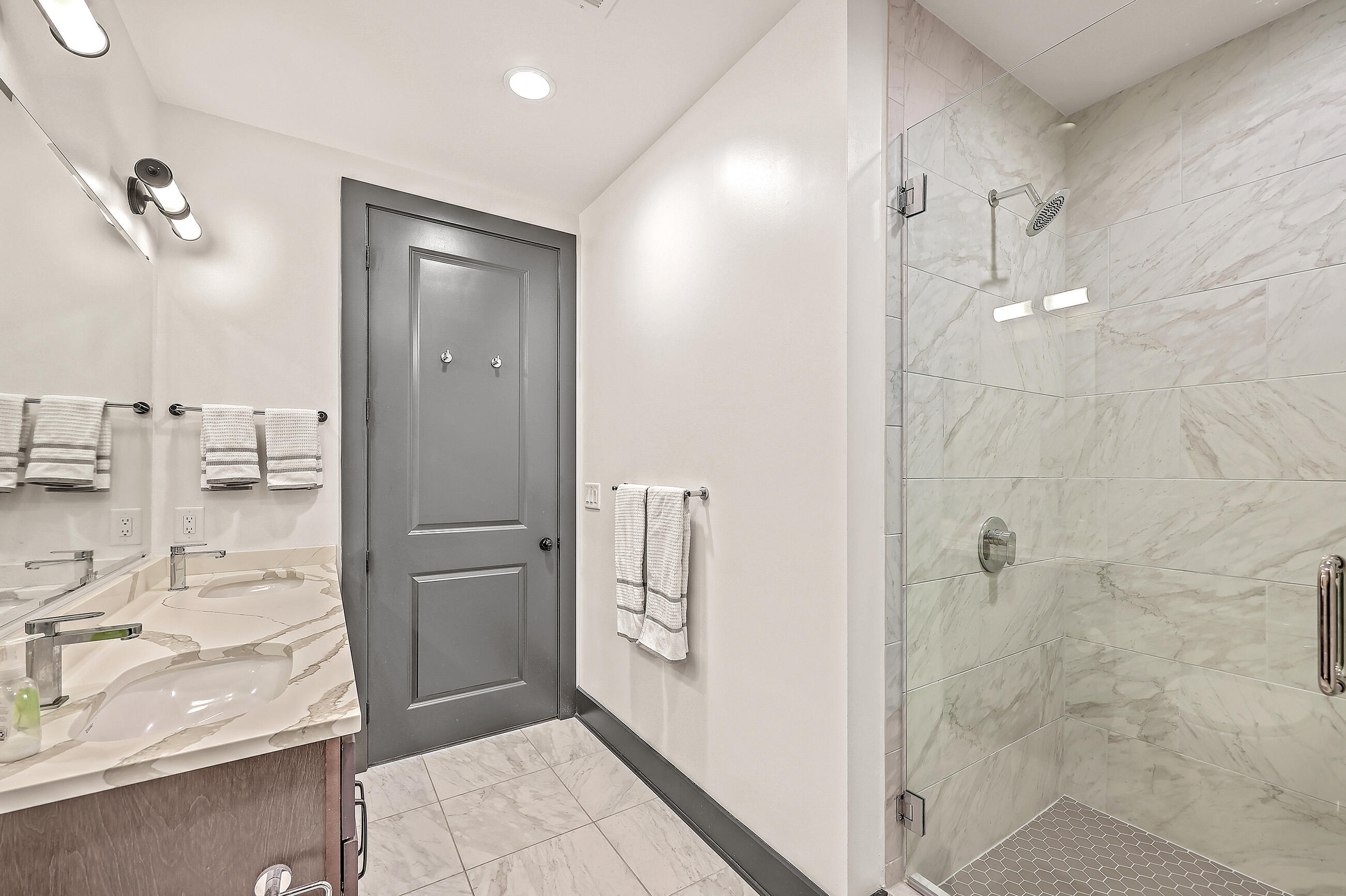 5 Gadsdenboro Street, Unit 511 Charleston, SC 29401 - Photo 14 of 41 ZYN_5248_49_50_51_52_53_54