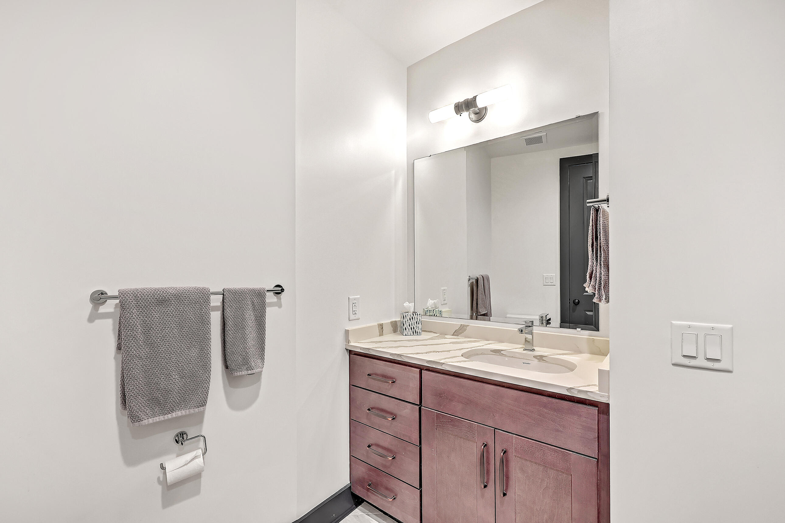 5 Gadsdenboro Street, Unit 511 Charleston, SC 29401 - Photo 18 of 41 ZYN_5290_1_2_3_4_5_6