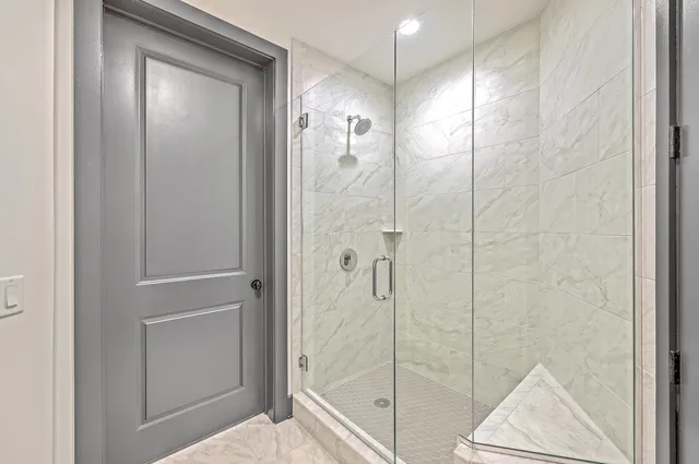 $4,990 | 5 Gadsdenboro Street, Unit 511, Charleston, SC 29401