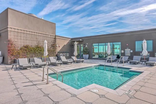 $4,990 | 5 Gadsdenboro Street, Unit 511, Charleston, SC 29401