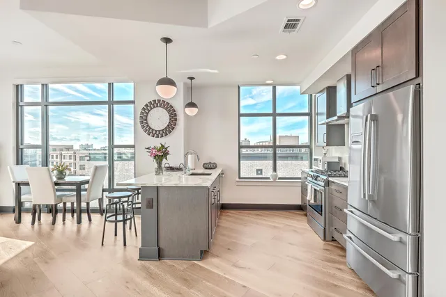 $4,990 | 5 Gadsdenboro Street, Unit 511, Charleston, SC 29401