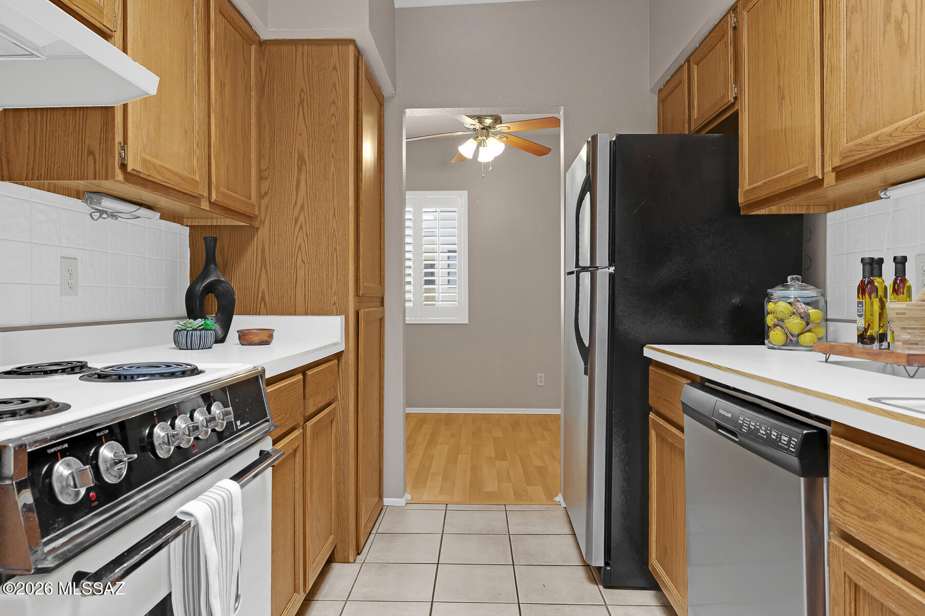 5500 North Valley View Road, Unit 213 Tucson, AZ 85718 - Photo 11 of 32 Stainless Steel Refrigerator!