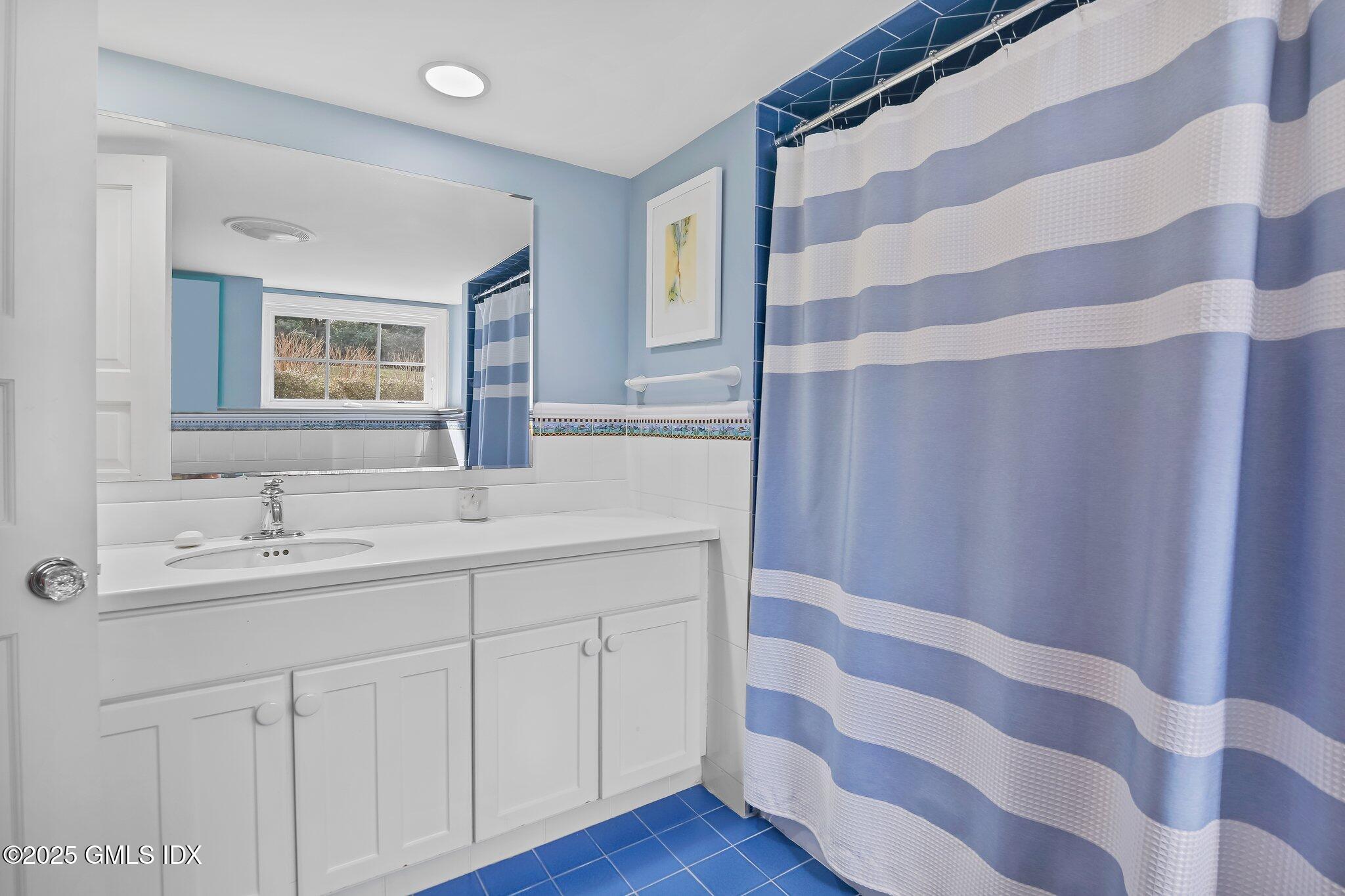 26 Glen Avon Drive Riverside, CT 06878 - Photo 47 of 59 Lower level full bath