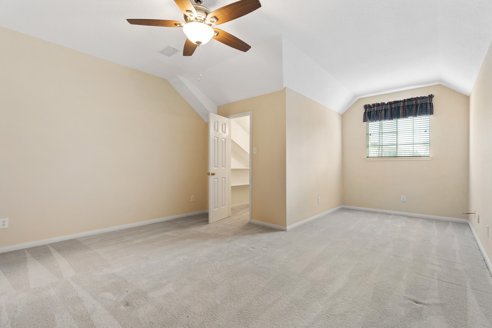 14420 Walters Road, Unit 20 Houston, TX 77014 - Photo 21 of 27 bedroom 3 - with walk in closet