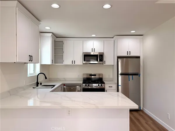 $2,500 | 3546 Corinth Avenue, Los Angeles, CA 90066